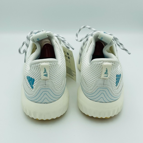 New Woman’s Adidas AlphaBounce Size 10 - Picture 8 of 12